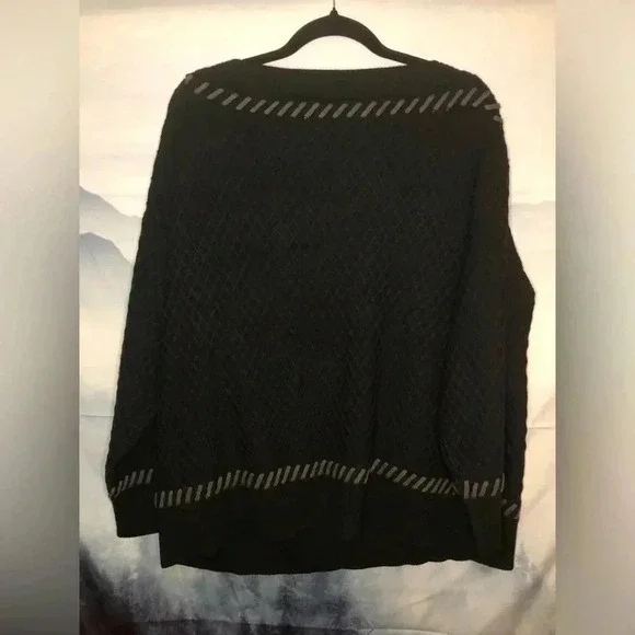 Contrast Stitch Sweater - Picture 9 of 14